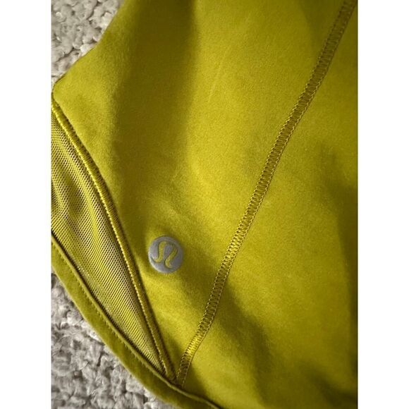 lululemon Hotty hot Short - Picture 3 of 4